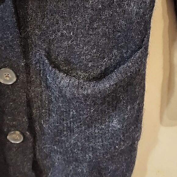 Georgeous Everlane wool cardigan Size small - Picture 4 of 5